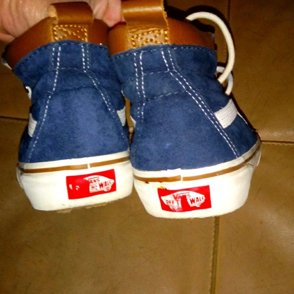 Vans - Picture 2 of 5